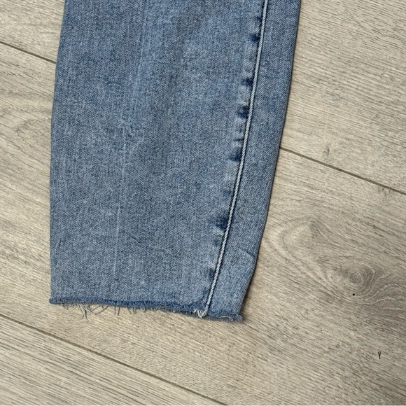 Abercrombie & Fitch Belted Ultra High Rise Super Skinny Ankle Jeans - Picture 4 of 10